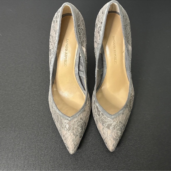Banana Republic Gray Lace Madison Heels Stilettos Holiday Dress Shoes Size 6 - Picture 13 of 16